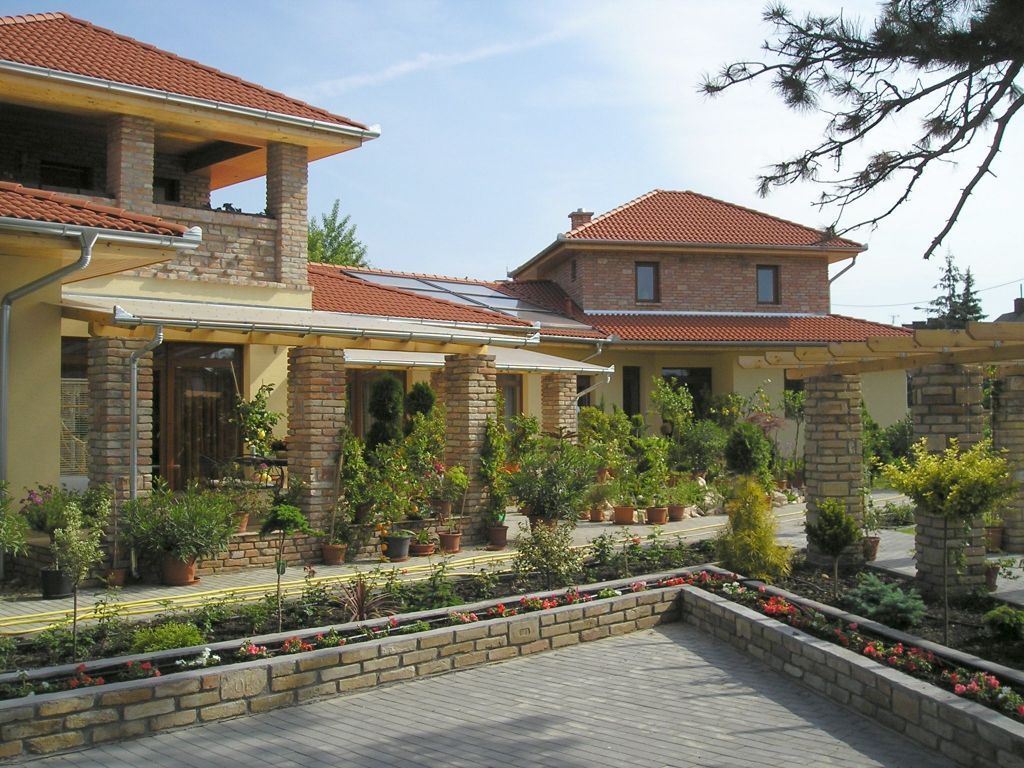 Gerüst- und Baumaschinenverleih Krall
Backstein Klinker Riemchen
www.geruest-saarland.de
www.baumaschinen-shop-saarland.de