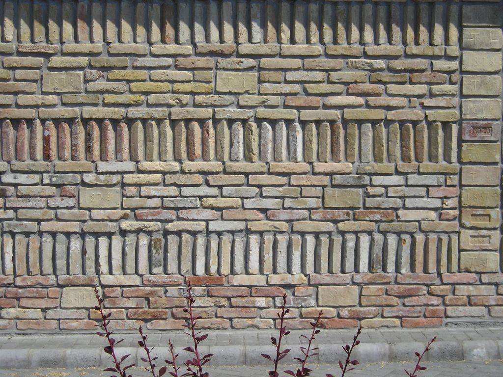 Gerüst- und Baumaschinenverleih Krall
Backstein Klinker Riemchen
www.geruest-saarland.de
www.baumaschinen-shop-saarland.de