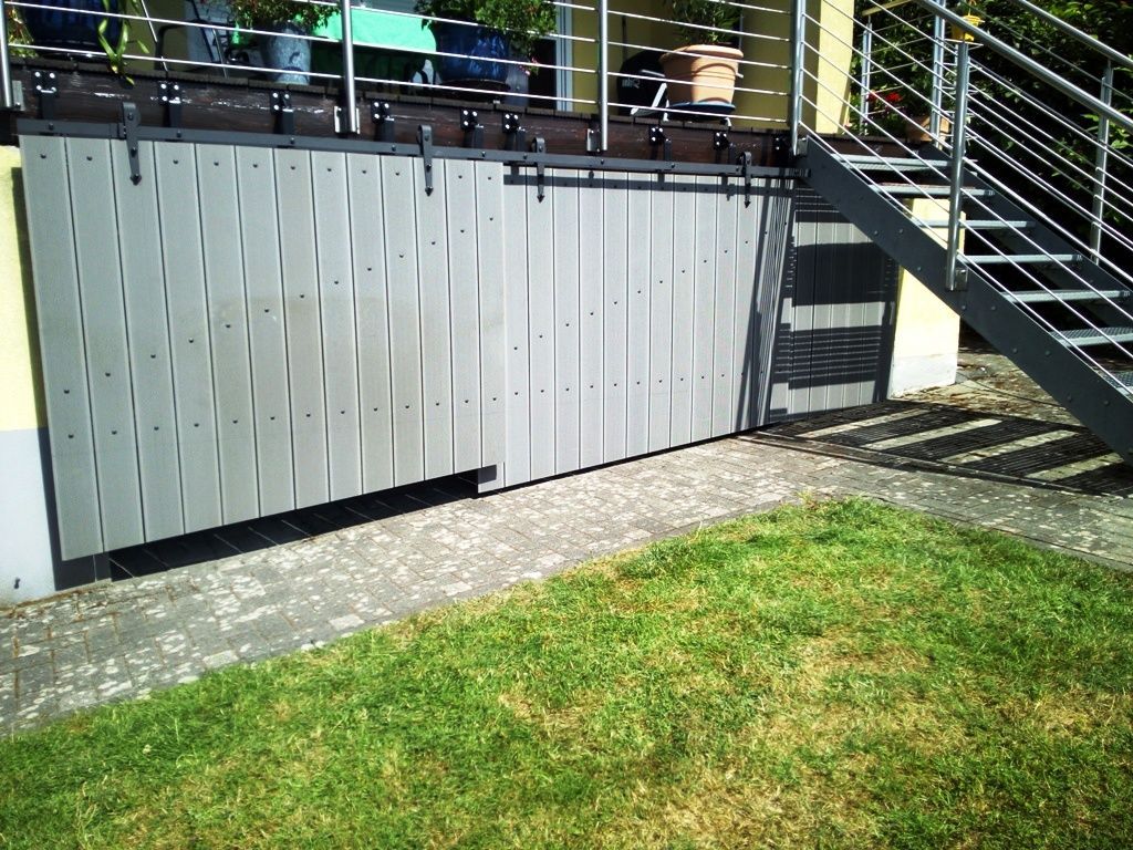 Handwerkliche Dienstleistungen Krall
Sichtschutz in Scheunentoroptik aus WPC Dielen
www.geruest-saarland.de
