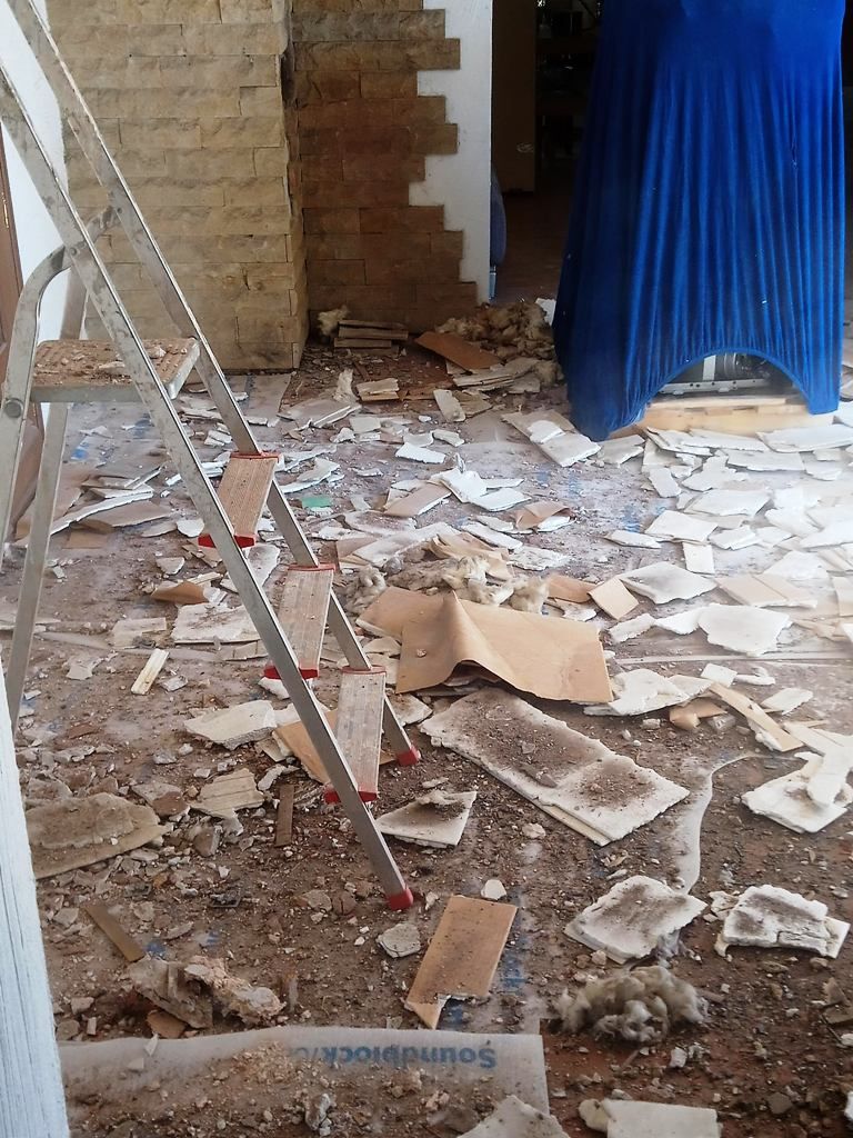 Handwerkliche Dienstleistungen Krall
Abriss und Neugestaltung einer alten Wickeldecke
www.geruest-saarland.de
