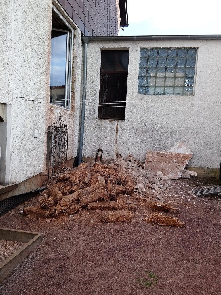 Handwerkliche Dienstleistungen Krall
Abriss und Neugestaltung einer alten Wickeldecke
www.geruest-saarland.de
