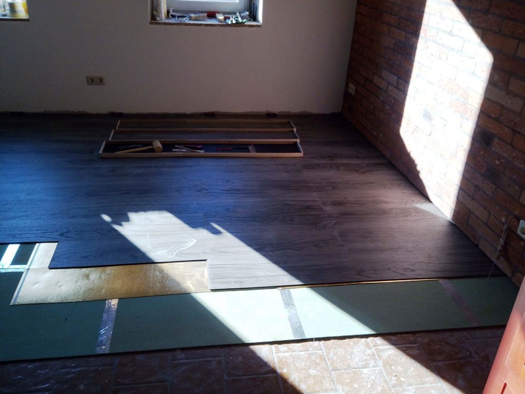 Handwerkliche Dienstleistungen Krall
Vinyl Designboden, Klicksystem
www.geruest-saarland.de
