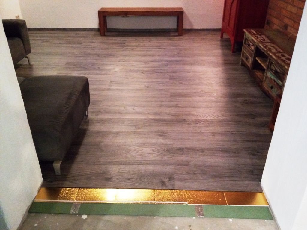 Handwerkliche Dienstleistungen Krall
Vinyl Designboden, Klicksystem
www.geruest-saarland.de
