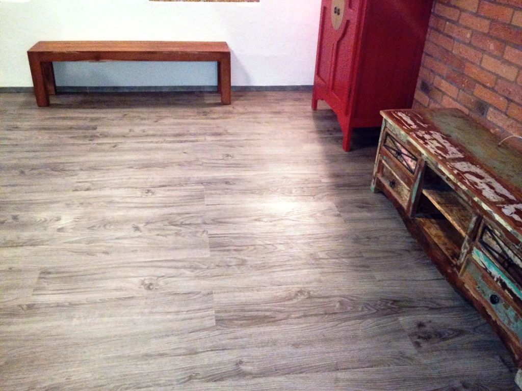 Handwerkliche Dienstleistungen Krall
Vinyl Designboden, Klicksystem
www.geruest-saarland.de
