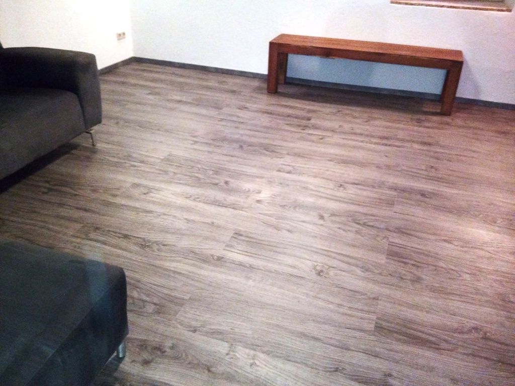 Handwerkliche Dienstleistungen Krall
Vinyl Designboden, Klicksystem
www.geruest-saarland.de
