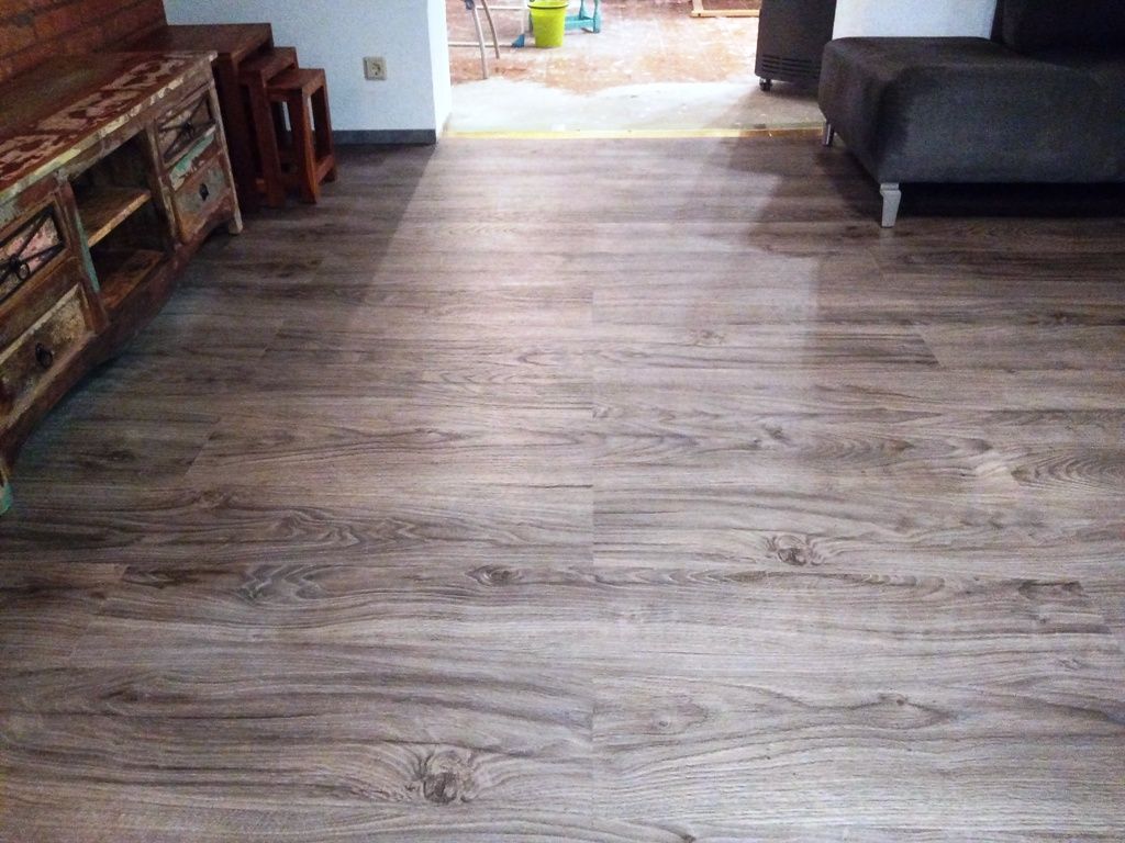 Handwerkliche Dienstleistungen Krall
Vinyl Designboden, Klicksystem
www.geruest-saarland.de
