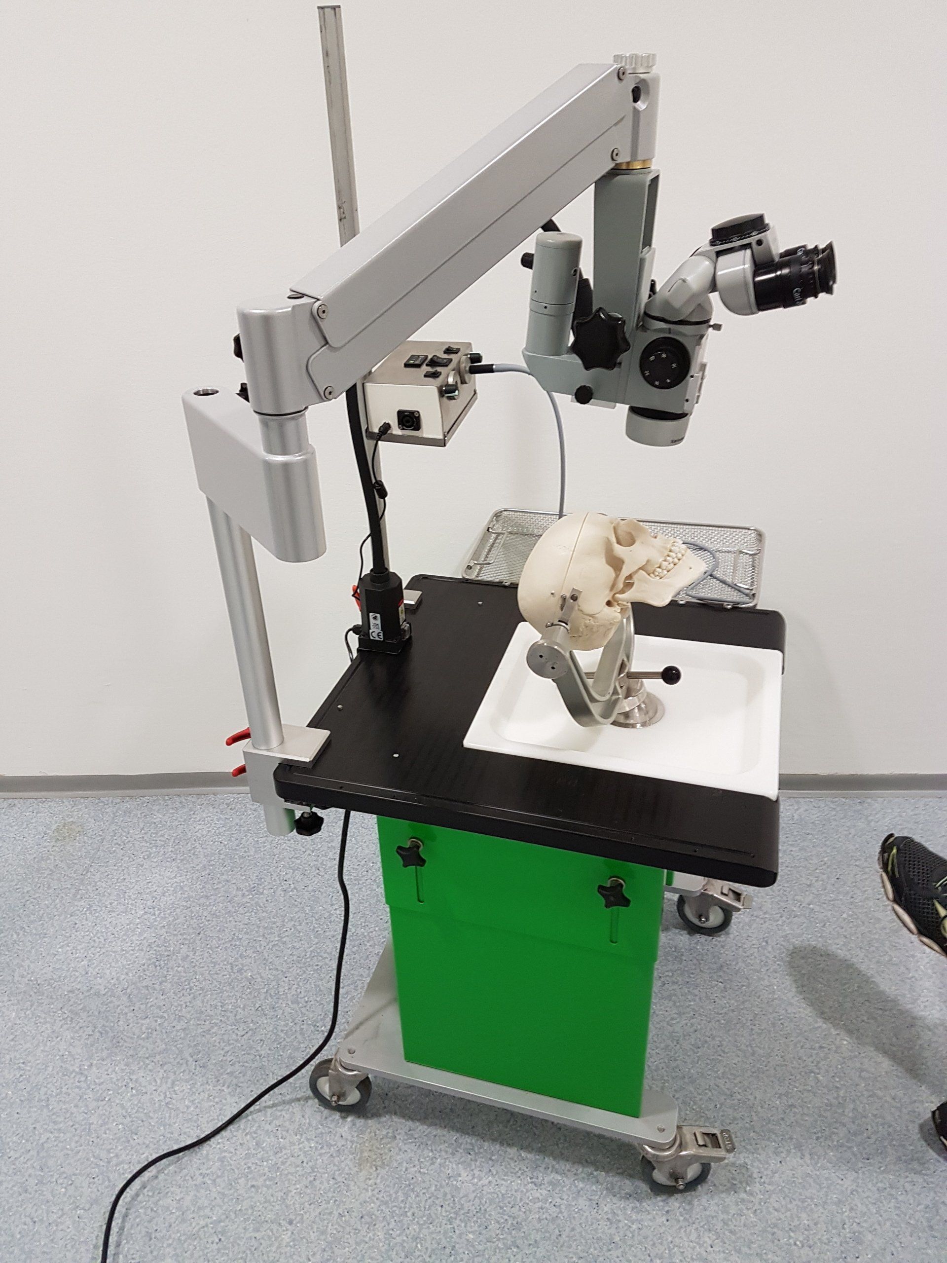 GradoMed-Trainer für mikrochirurgisches Training