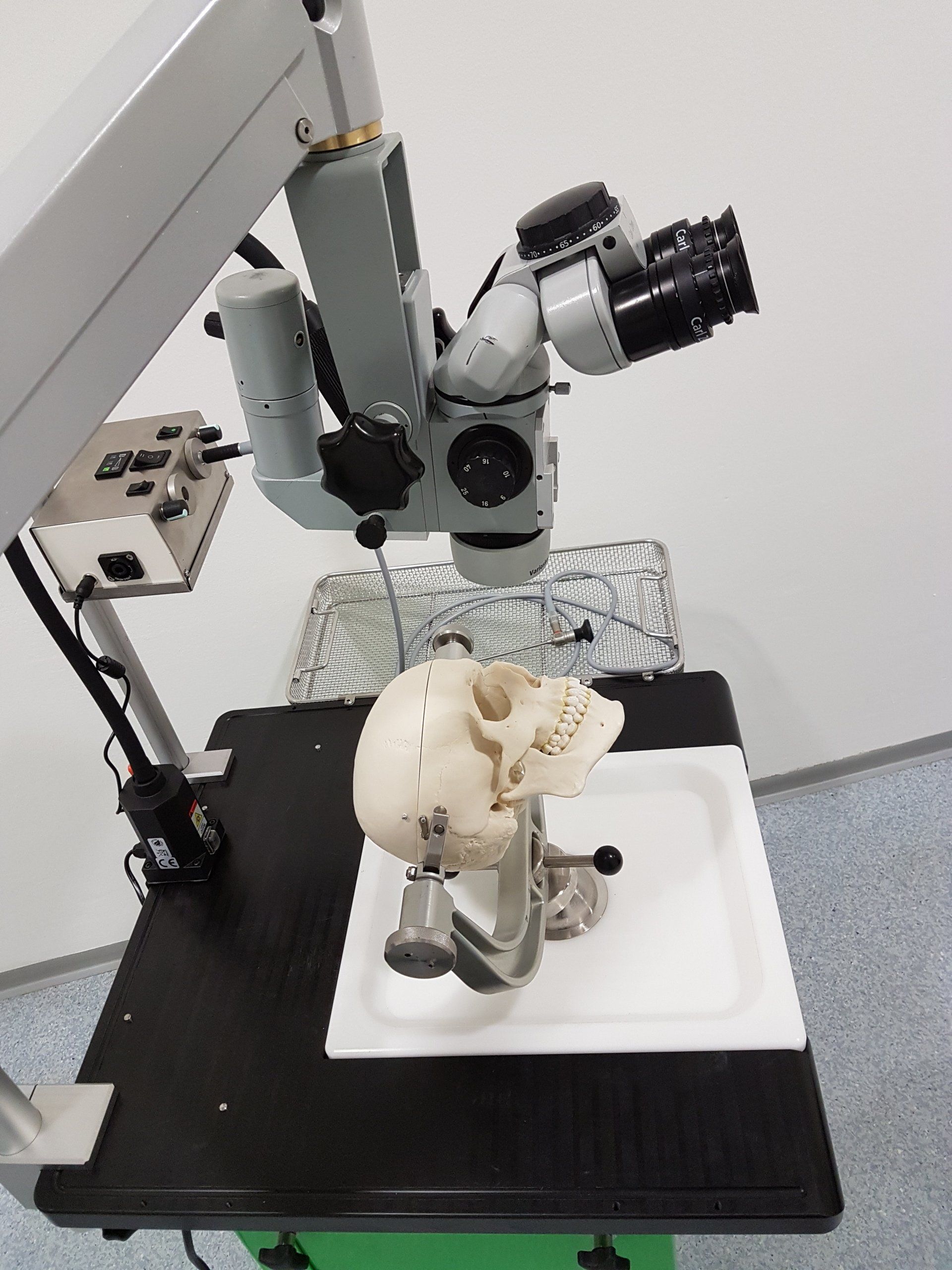 GradoMed-Trainer für mikrochirurgisches Training