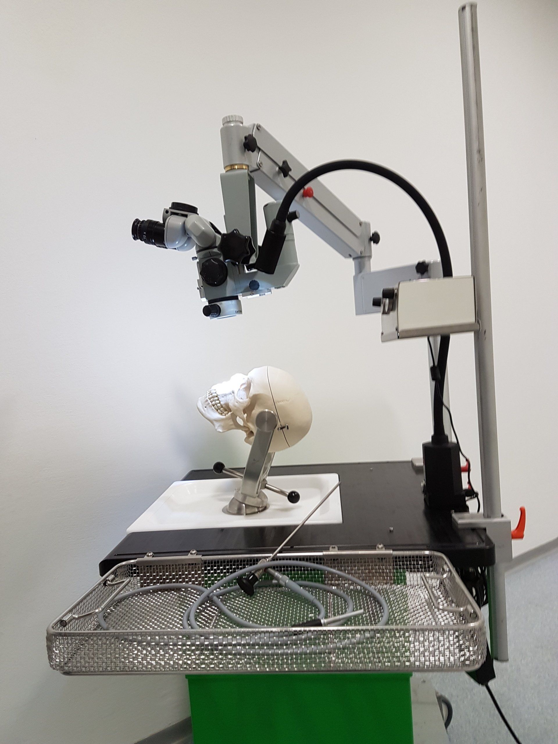 GradoMed-Trainer für mikrochirurgisches Training