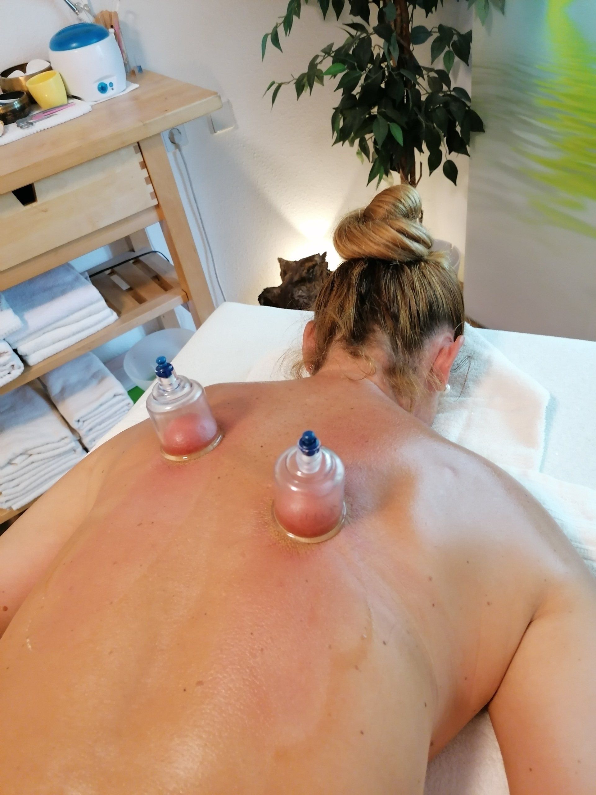 Heller Behandlungsraum für Massagen