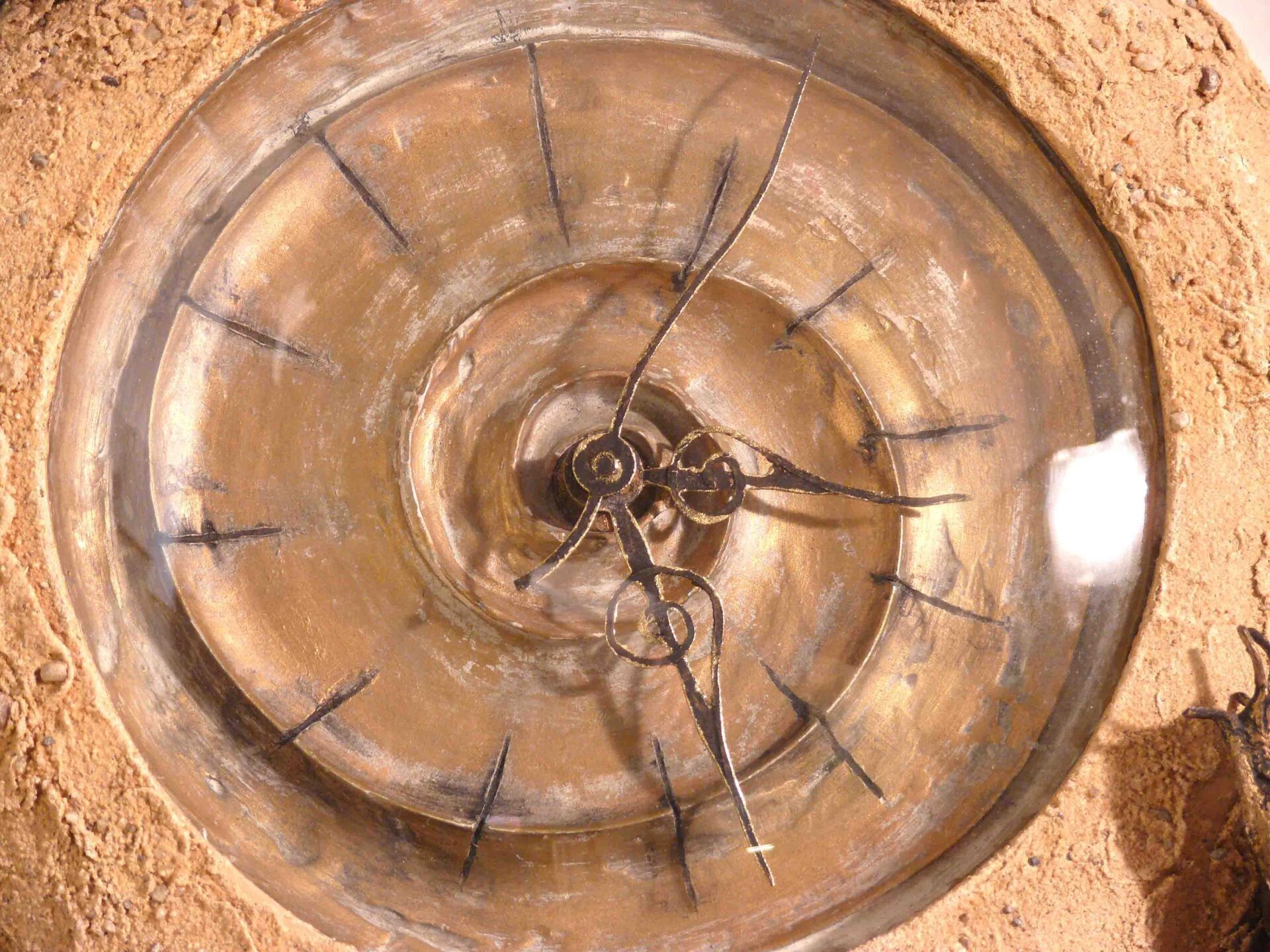 Kaminuhr mit Schnecken - Ziffernblatt