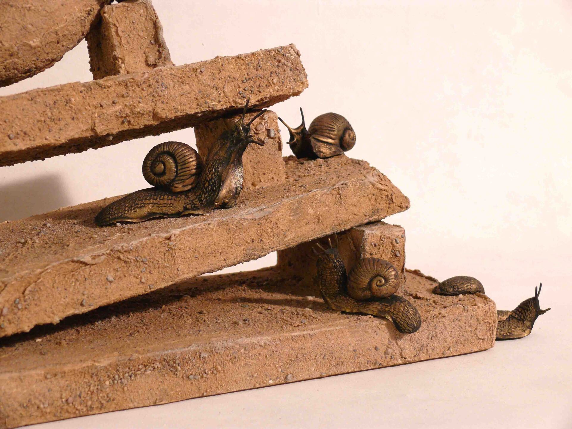 Kaminuhr mit Schnecken - rechte Seite