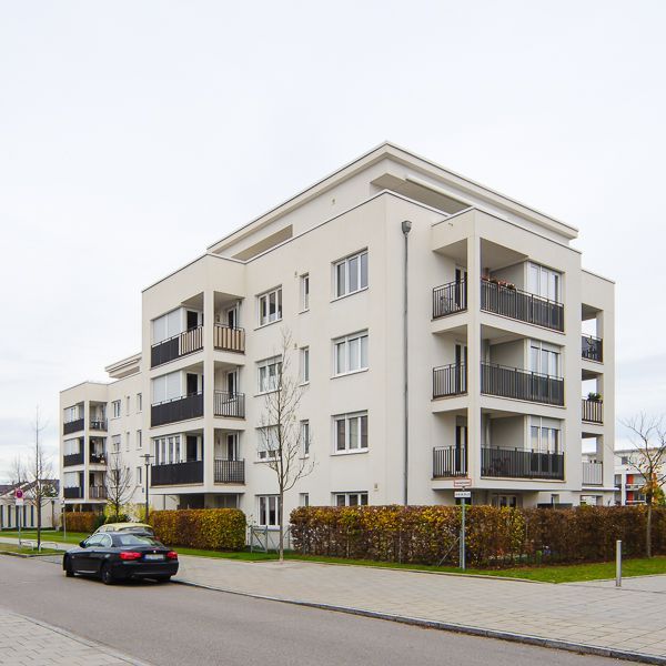 Modernes Wohnhaus am Bajuwarenpark, München-Straßtrudering