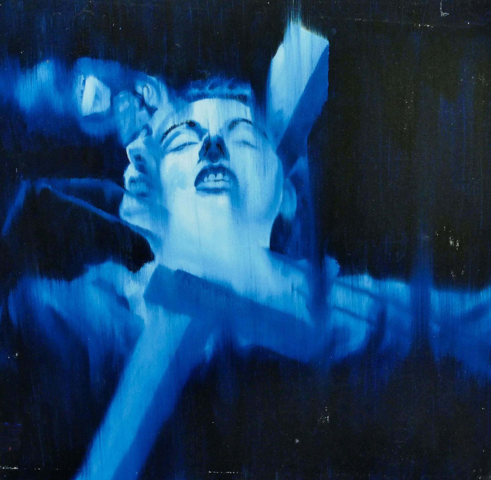 drei verschachtelte frauenkoepfe durch transparentes kreuzigungs-kreuz mit angedeuteten armen, 