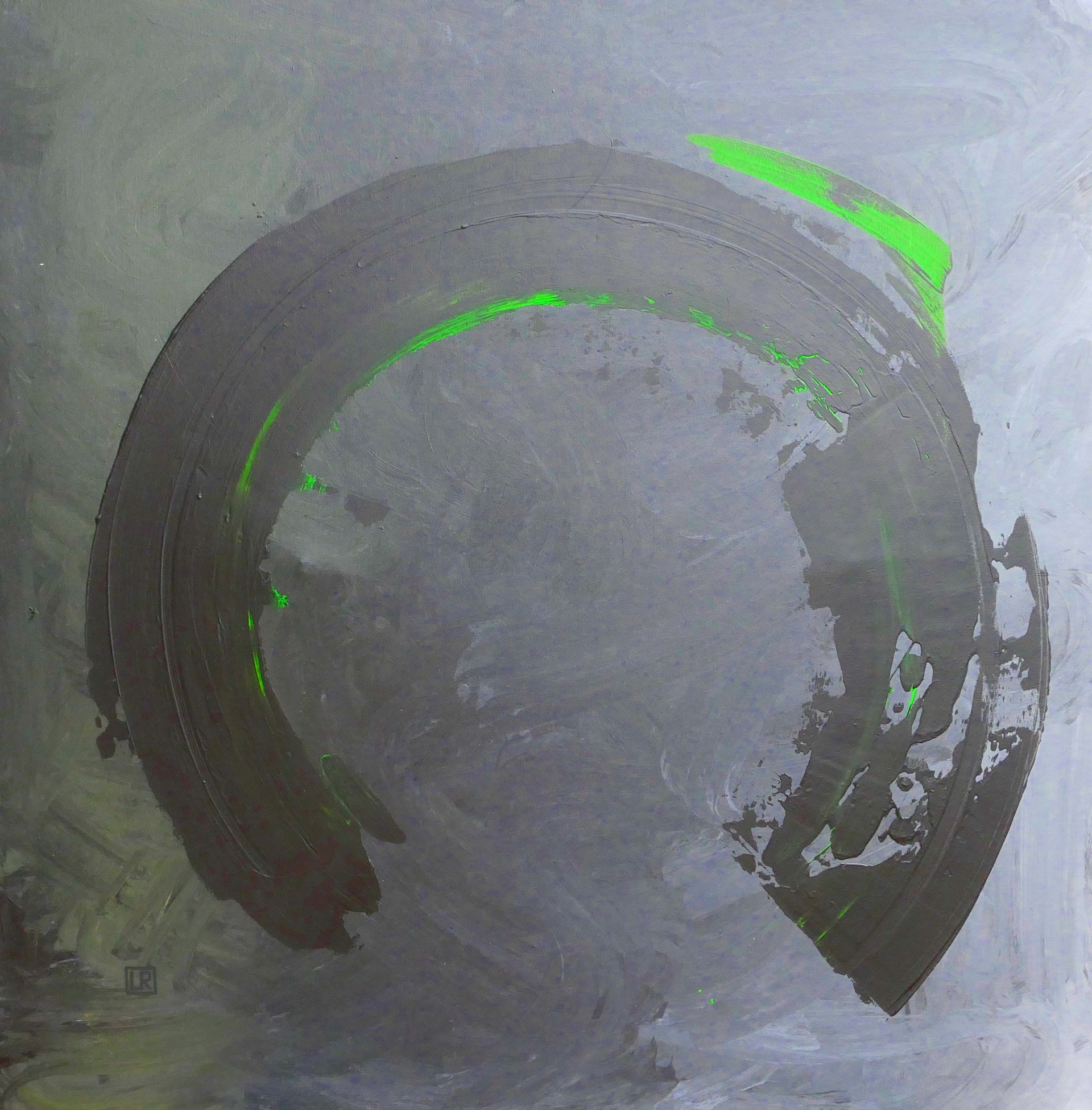 enso, schwarzer offener farbring mit gruen vor grauem hintergrund, abstraktes gemaelde in oel auf leinwand von udo rohlfs 2019