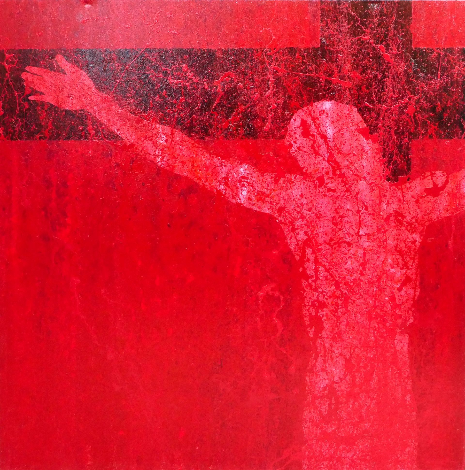 jesus christus am kreuz haengend blutverschmiert in leid und schmerz, Fleisch, abstraktes gemaelde, geworfene Farbe, Dripping, angeschnittene figur in rot auf schwarzem kreuz vor rotem hintergrund, von udo rohlfs 2015