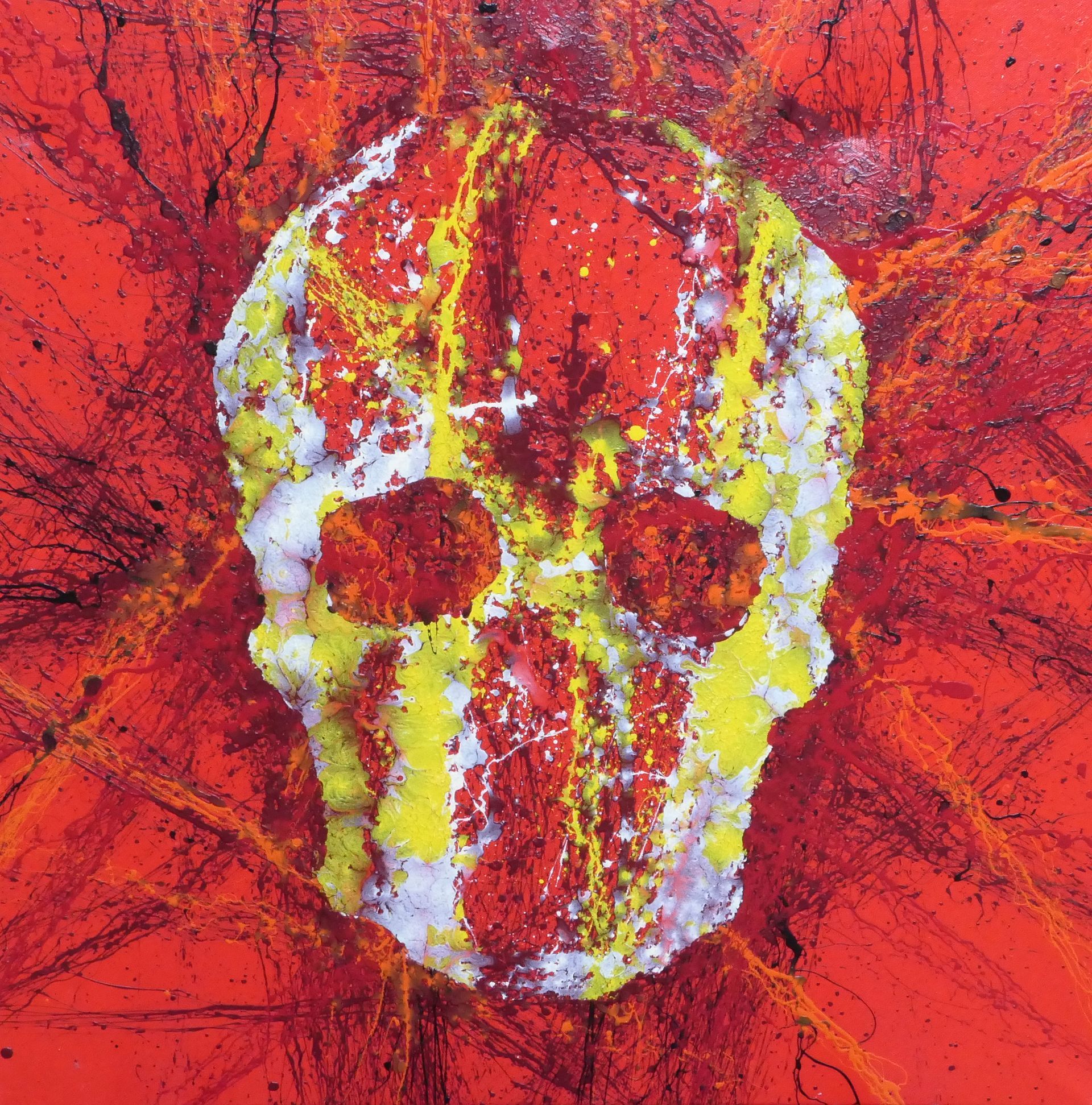 abstraktes gemaelde in wurfttechnik bzw. dripping, Totenkopf bzw. Totenschädel,  geworfene farbe: gelb weisser schaedel vor rotem hintergrund mit dunkelroten und orangenen spritzern von udo rohlfs 2013