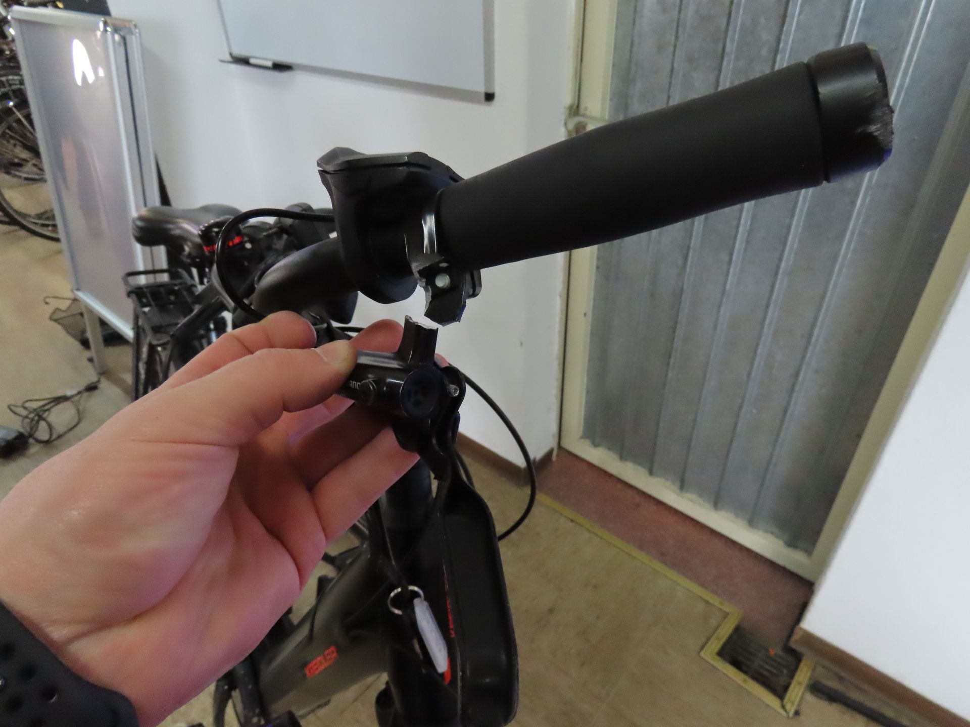 Abgerissene Bremsen nach Verkehrsunfall