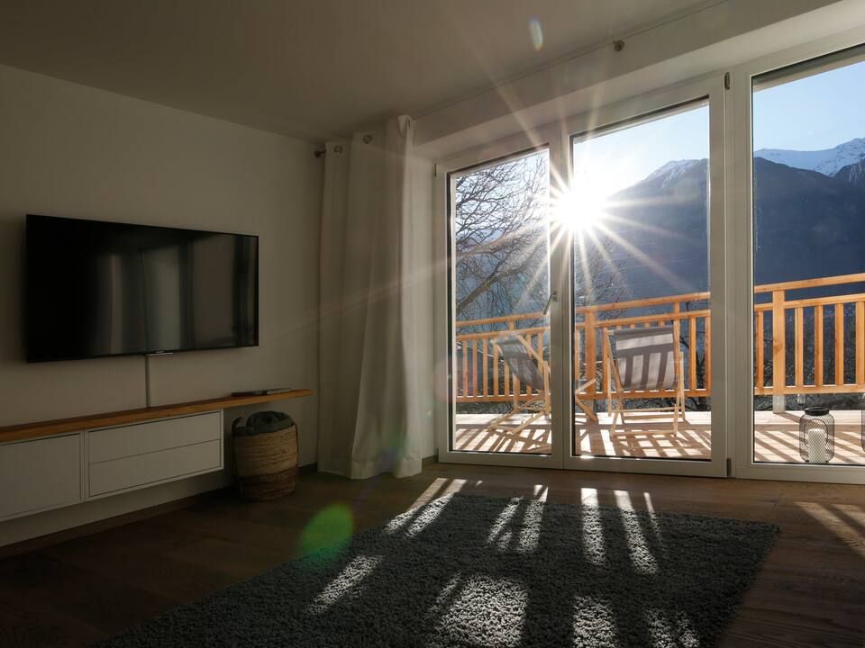 Ferienwohnung Vinschgau: Wohnzimmer mit Bergblick
