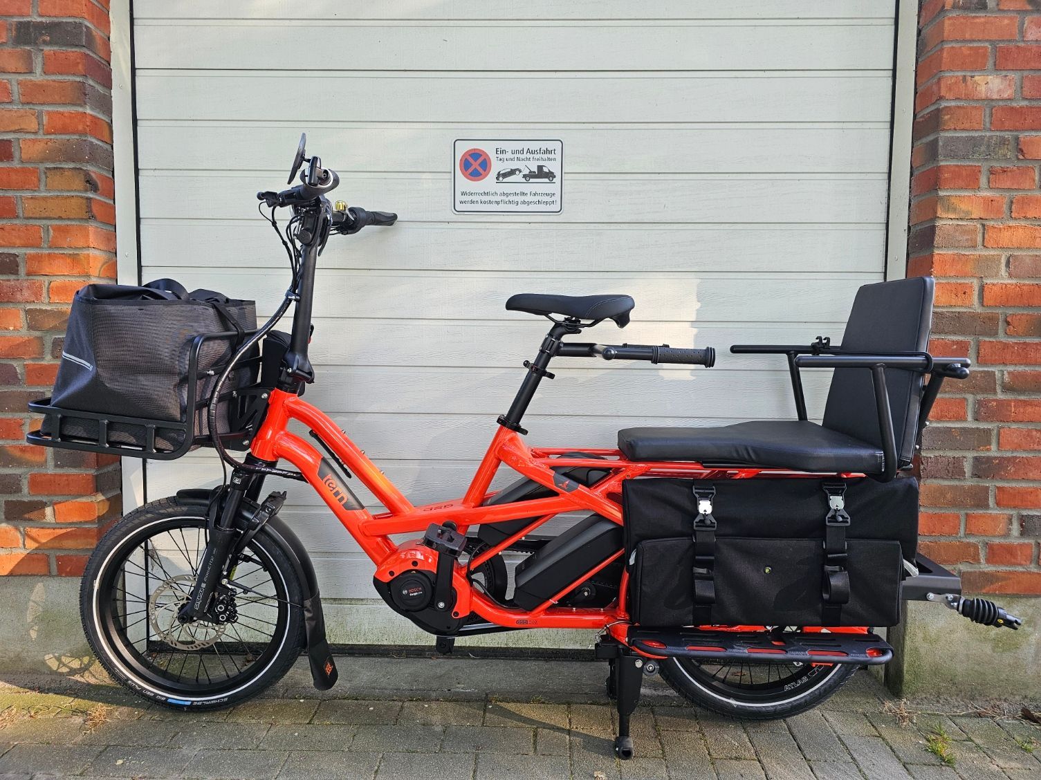 Das Tern GSD S00 in der Variante mit dem Captains Chair bietet Platz für einen erwachsenen Beifahrer.