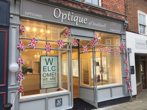 Opticians Near Me Loughton