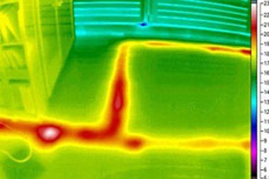 Thermografie Aufnahme einer Leckage der Fußbodenheizung