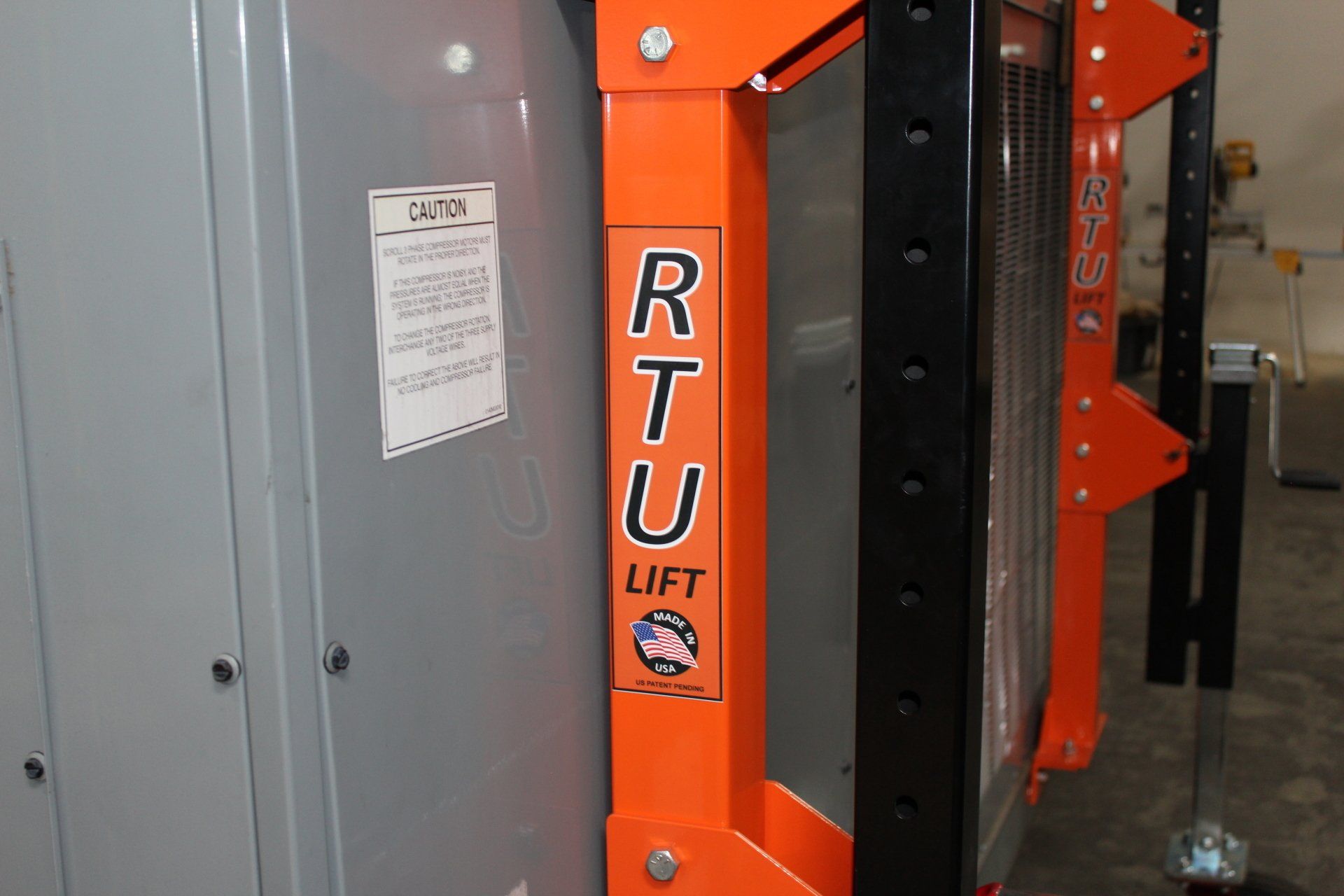 HVAC Lift The RTU2500 Lift HVAC Rooftop Lift System