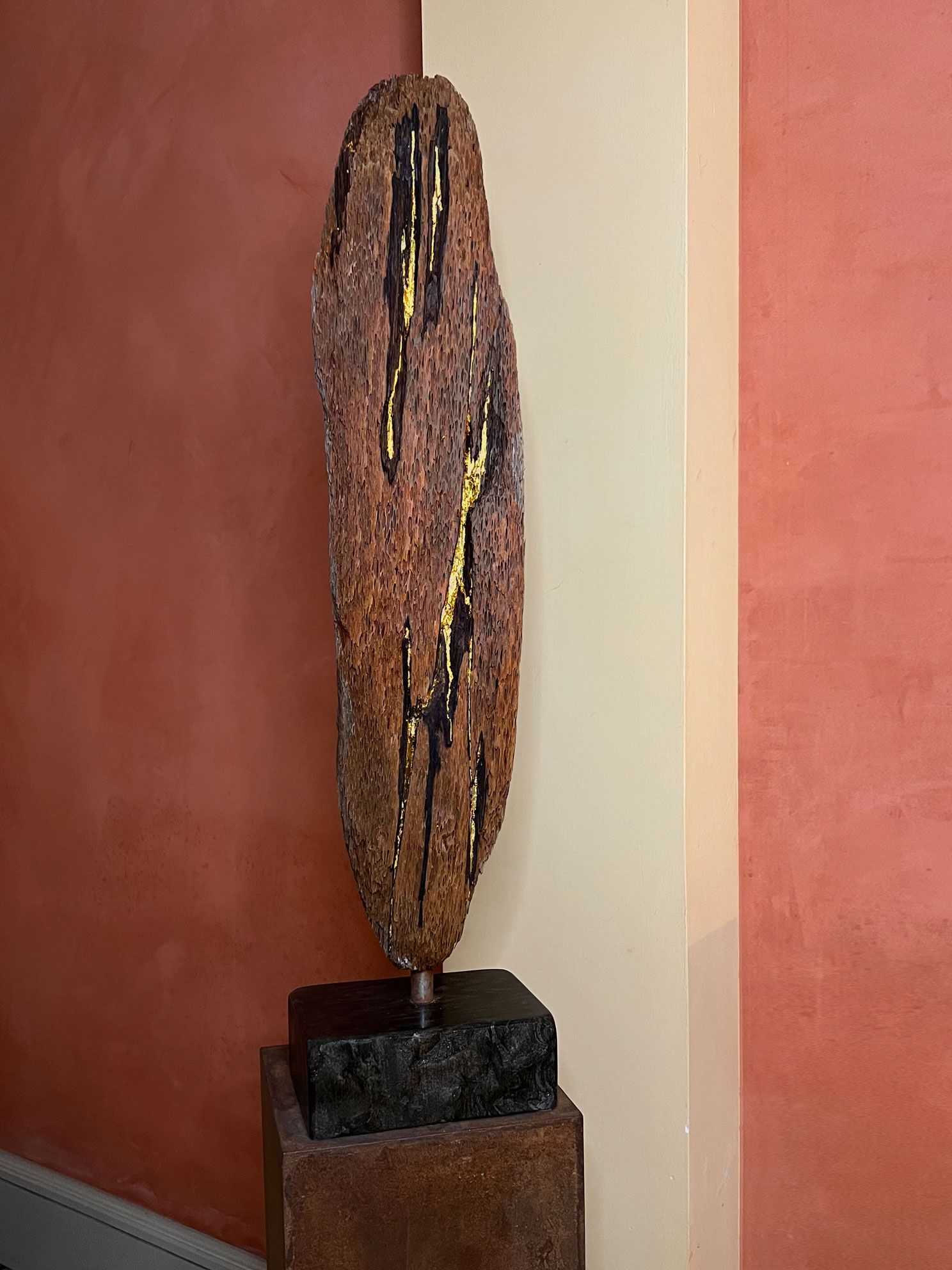 Holz Goldader, Sockel brasilianiser Granit