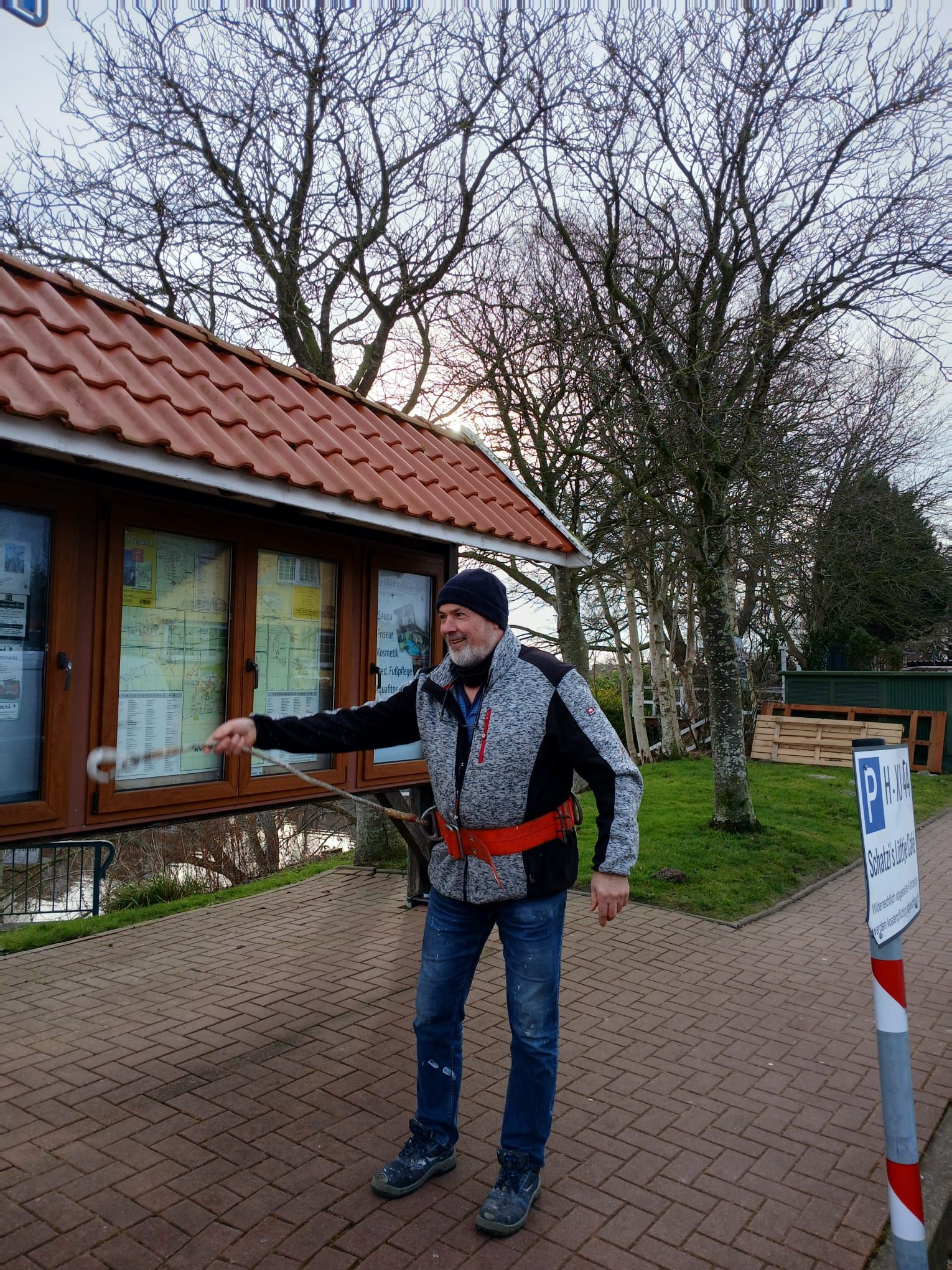 Ralf van Osten bei der Monatge der Landmake