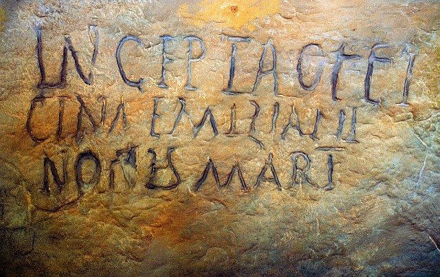 Einzige erhaltene römische Okkupationsinschrift neben einem römischen Azuritbergwerk im saarländischen Wallerfangen. 