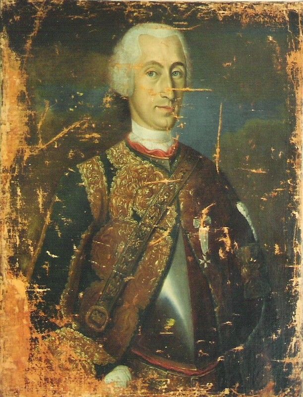 Porträt eines Mannes in aufwendiger Kleidung mit Perücke. Er lächelt leicht.