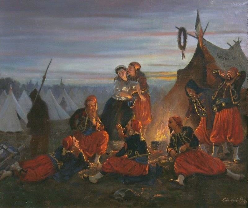 Soldaten in roten Uniformen sitzen nachts um ein Lagerfeuer und umarmen eine Frau. Im Hintergrund sind Zelte und ein Tipi zu sehen.