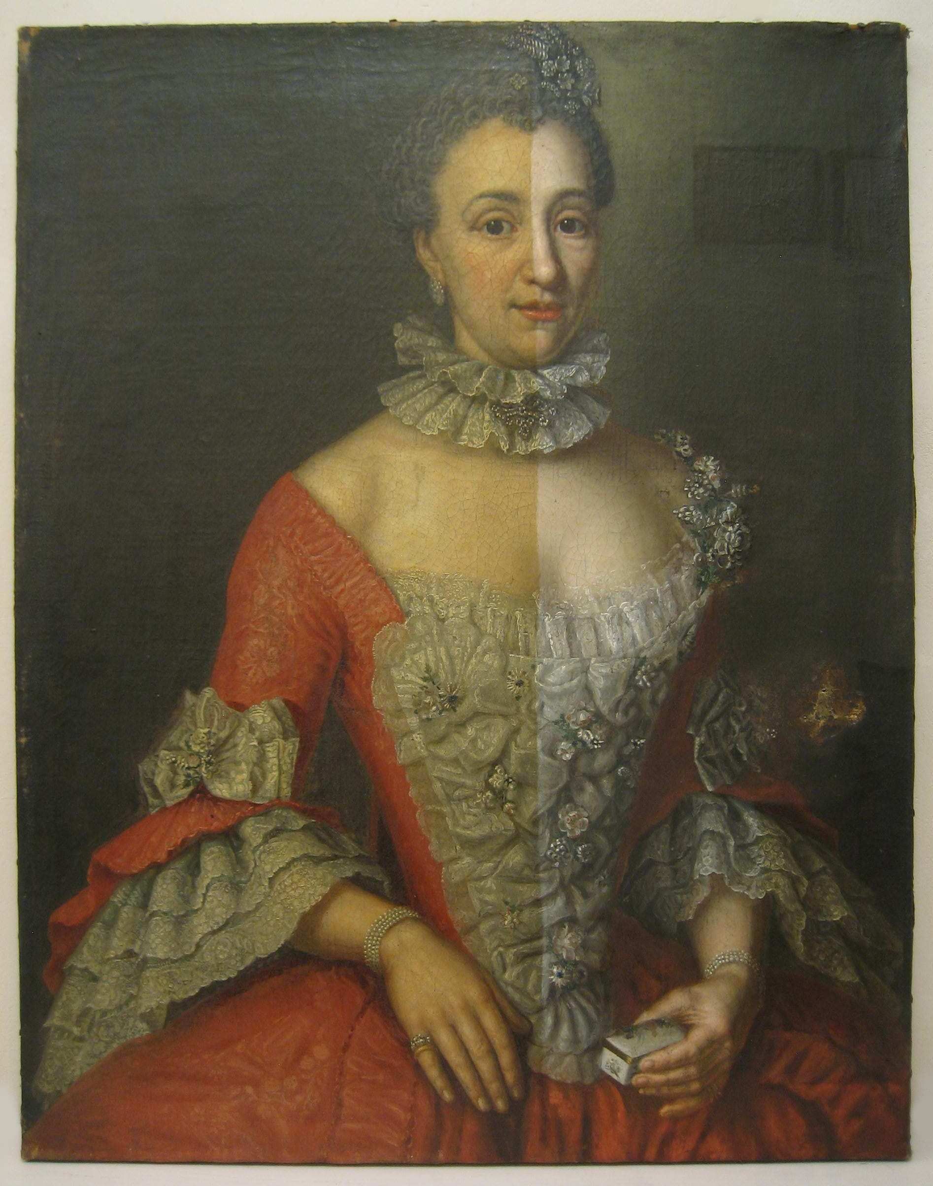 Restaurierung, Reinigung, Restaurieren, Reinigen, Gemälde, Ölbild, Bild, Portrait, Porträt, Bildnis, Frau, rotes Spitzenkleid, vor dunklem Hintergrund