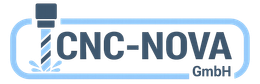 Ein Logo für die CNC-NOVA GmbH mit einem stilisierten Bohrer-Symbol in einem blauen abgerundeten Rechteck mit dunkelblauem Text.