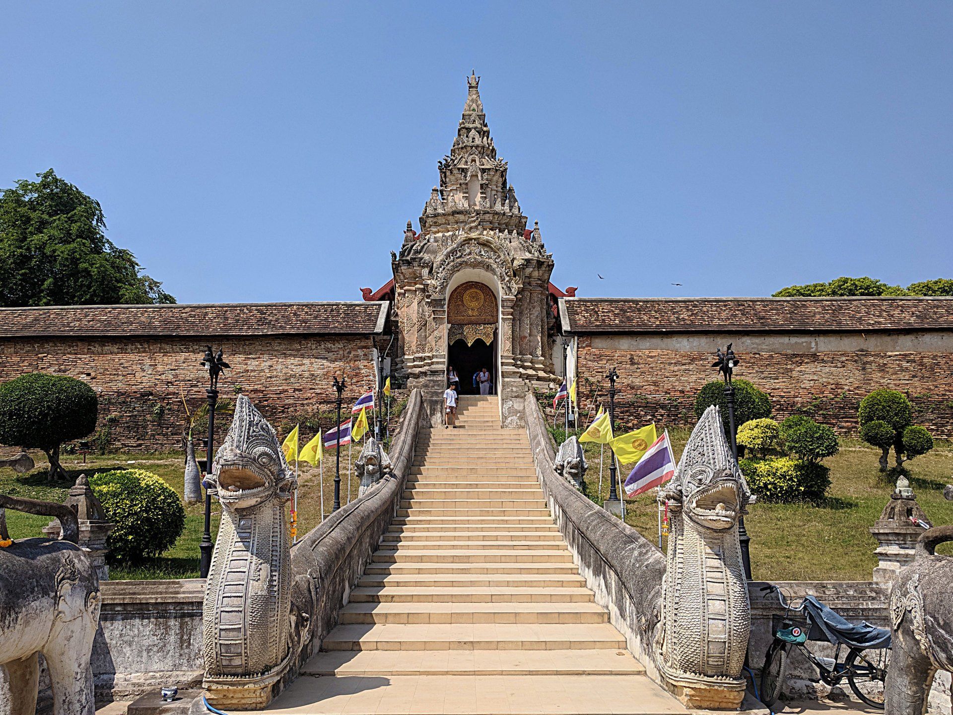 Amazing Private Tour from Bangkok to Chiang Mai