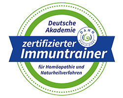 Logo zertifizierter Immuntrainer von der Deutschen Akademie für Homöopathie und Naturheilverfahren