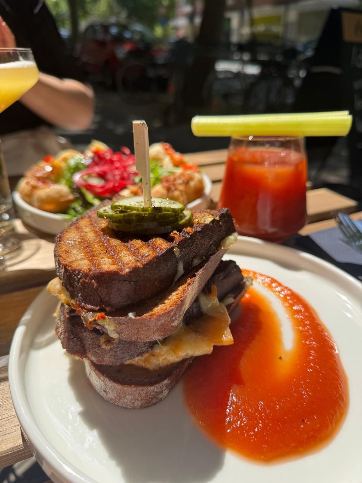 Grilled Sandwich mit Kimchi & Pani Puri mit Bloody Kraut Mary Brunch & Frühstück | Tagbar