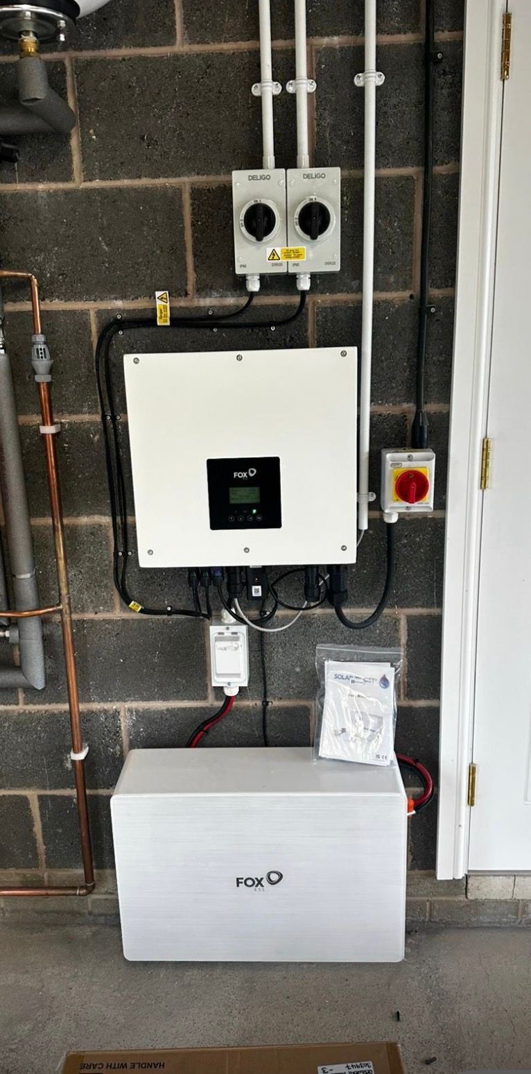 Fox ESS solar inverter and battery installation