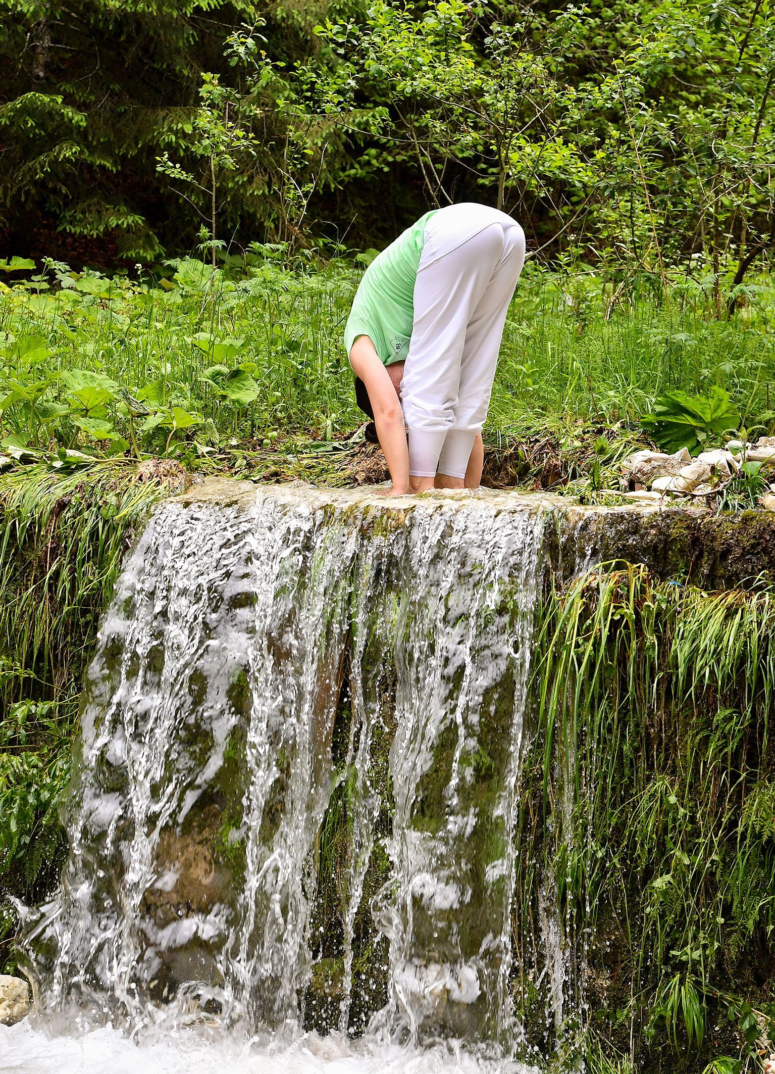 stehende Vorwaertsbeuge