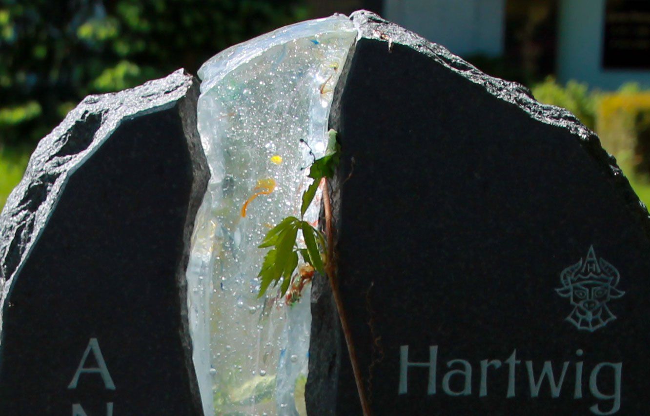 Gestaltung Grabstein Glas