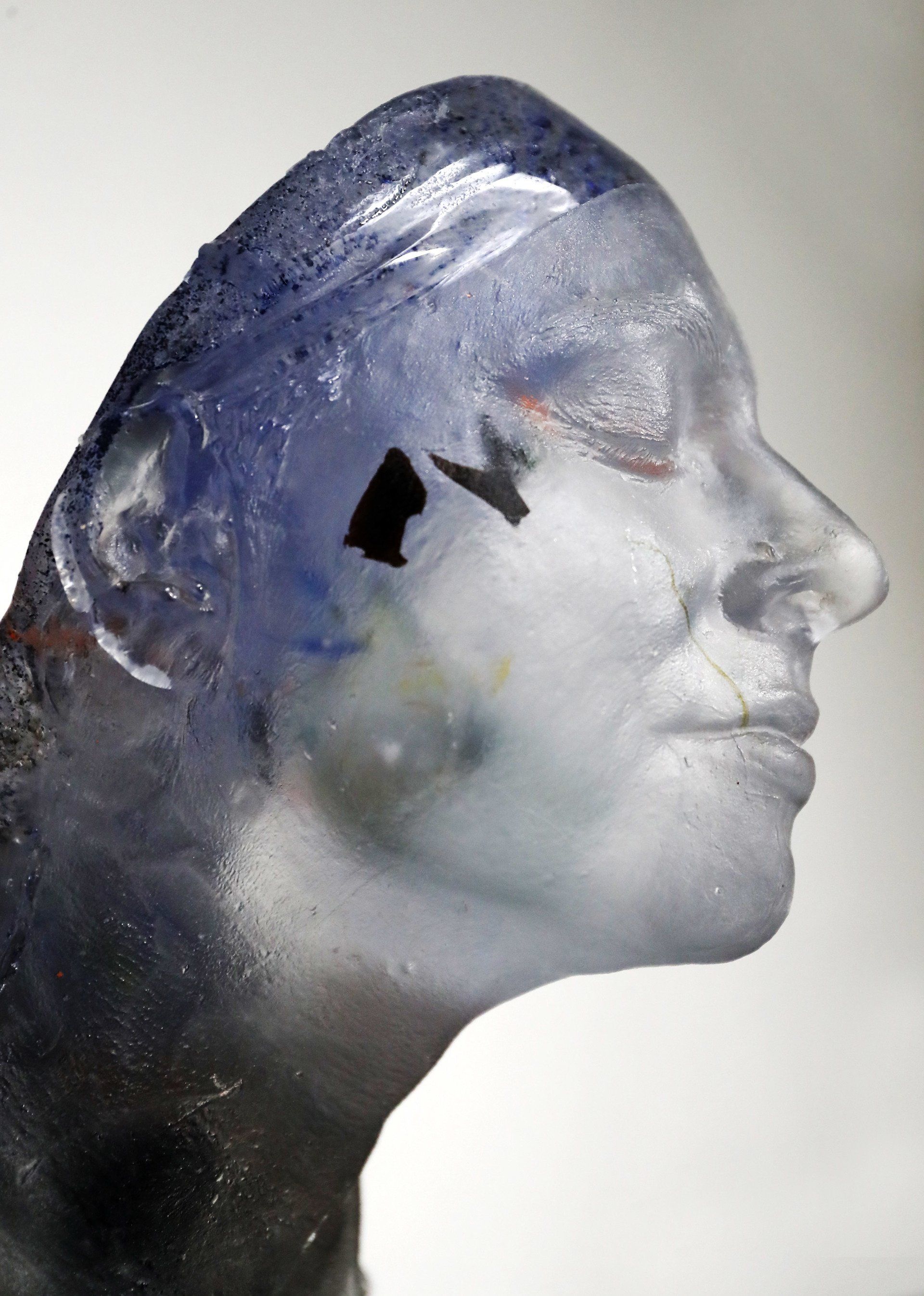 Formgeschmolzenes Glas, Anett Tanger