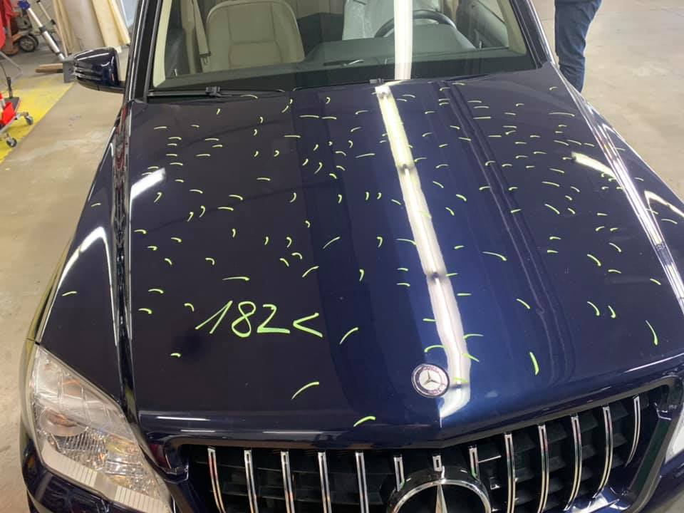 Hagelschaden am Mercedes