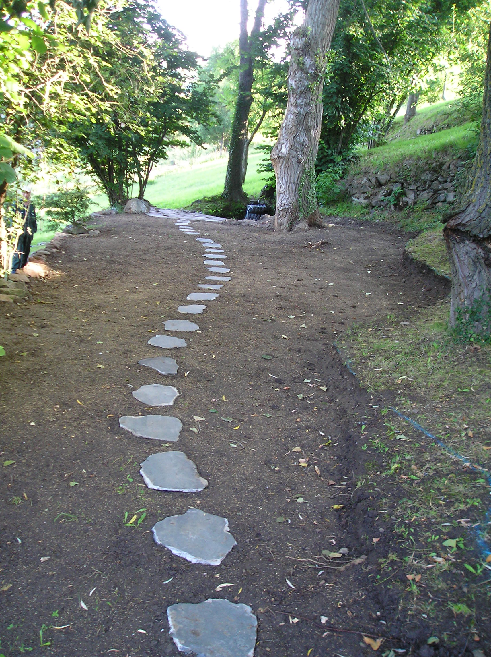 terrasse, voies carrossables, allées piétonnières, pas japonais, barrettes d'ardoise, en dalles de pierre, pavé granit, opus...