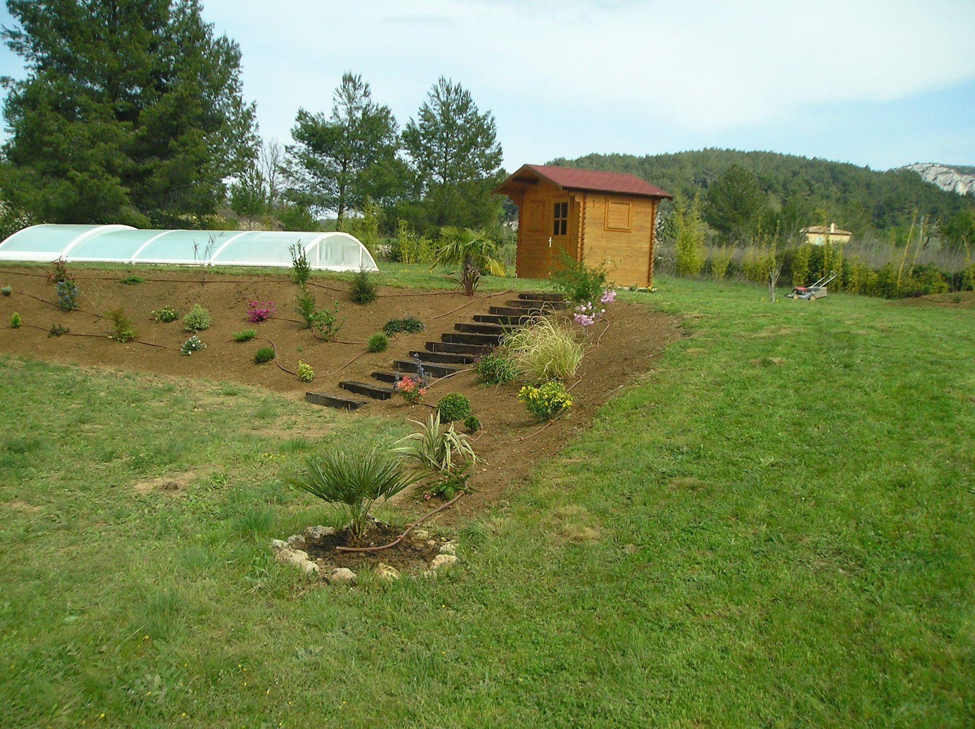 terrasse, voies carrossables, allées piétonnières, pas japonais, barrettes d'ardoise, en dalles de pierre, pavé granit, opus...