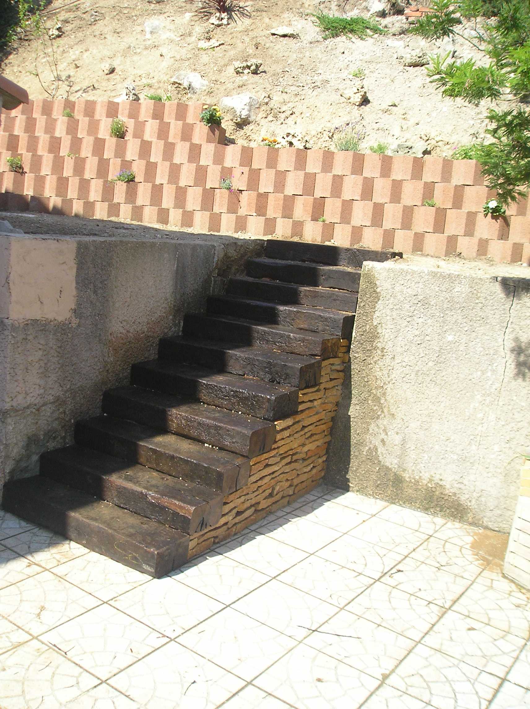 terrasse, voies carrossables, allées piétonnières, pas japonais, barrettes d'ardoise, en dalles de pierre, pavé granit, opus...