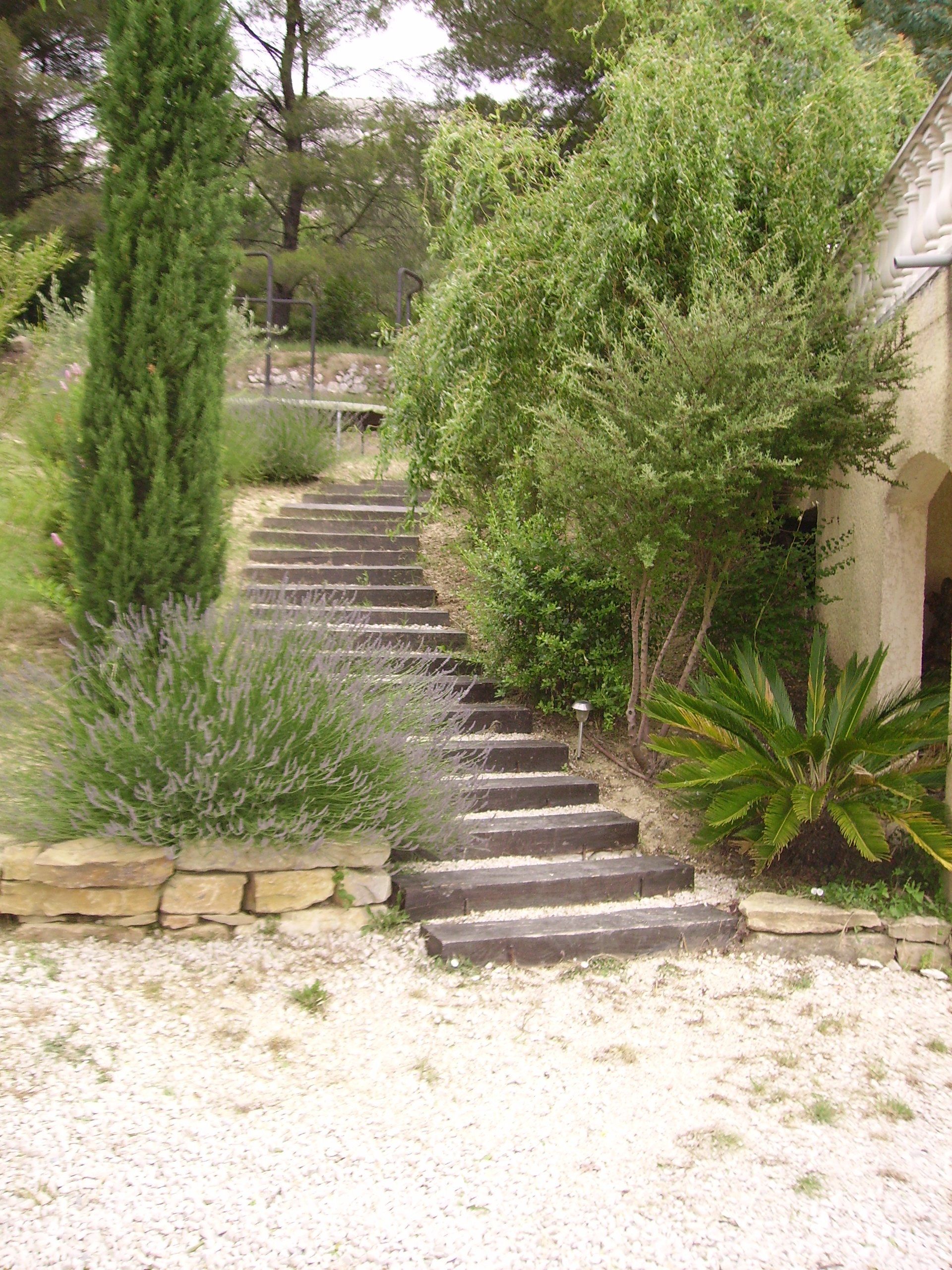 terrasse, voies carrossables, allées piétonnières, pas japonais, barrettes d'ardoise, en dalles de pierre, pavé granit, opus...