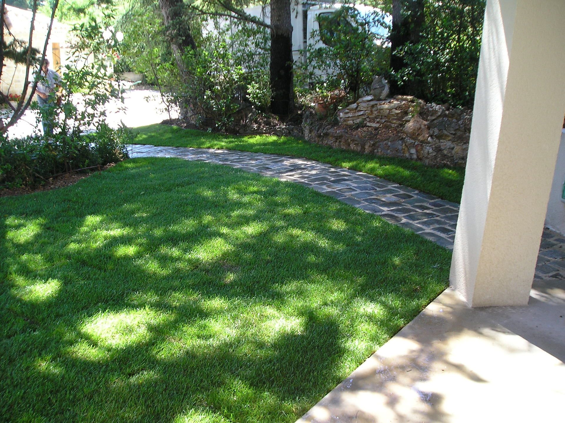 terrasse, voies carrossables, allées piétonnières, pas japonais, barrettes d'ardoise, en dalles de pierre, pavé granit, opus...