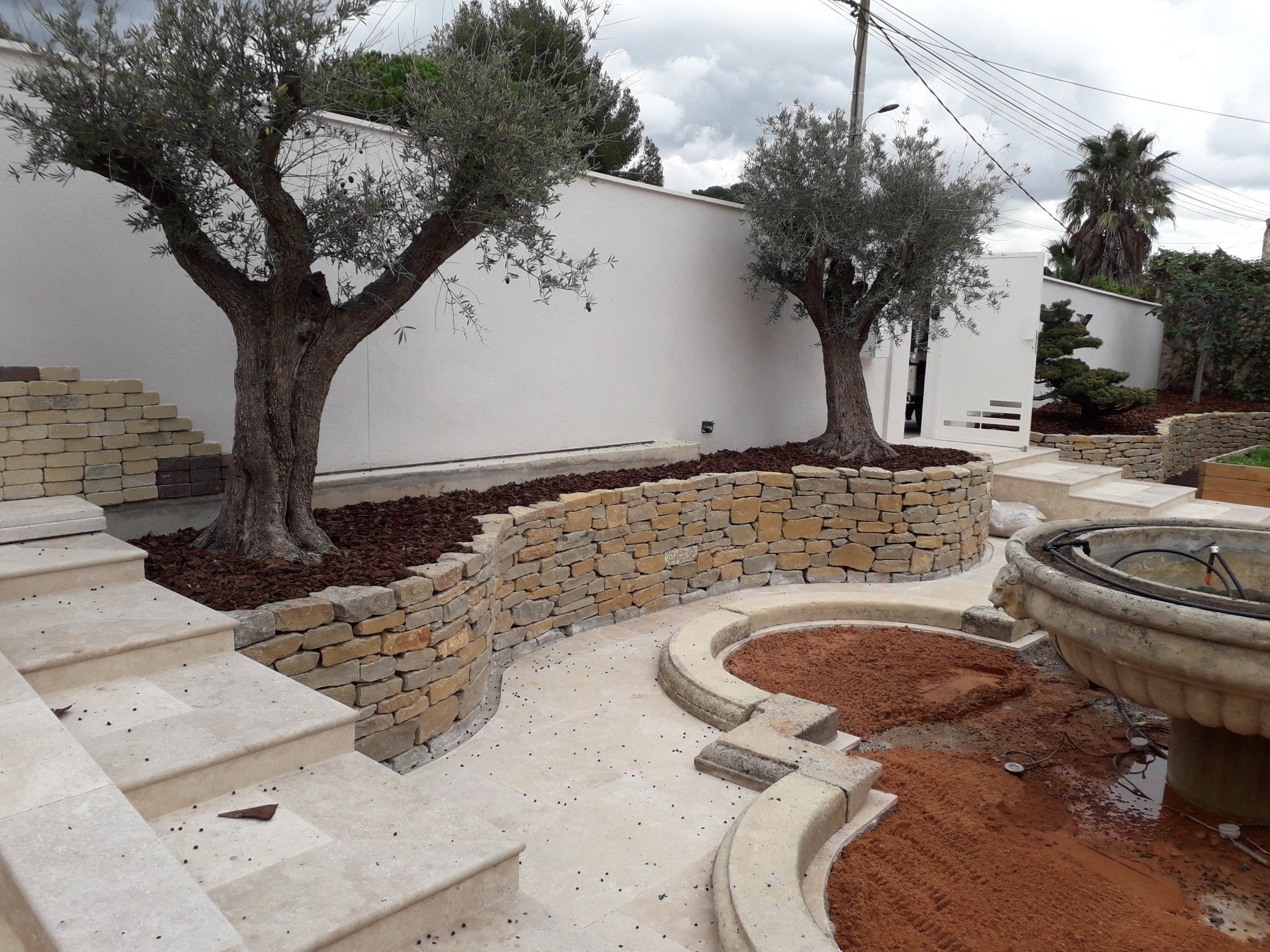 mur en pierre en sèche de la cadière