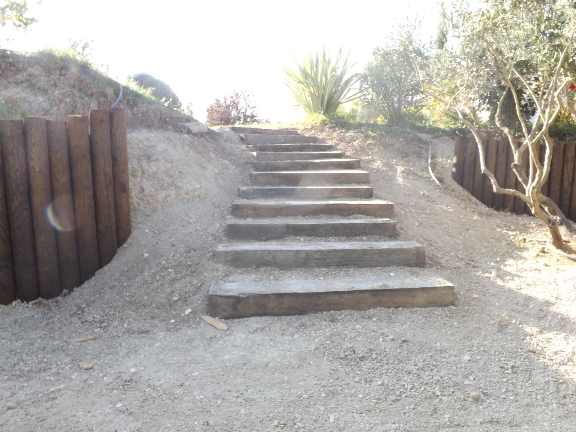 terrasse, voies carrossables, allées piétonnières, pas japonais, barrettes d'ardoise, en dalles de pierre, pavé granit, opus...