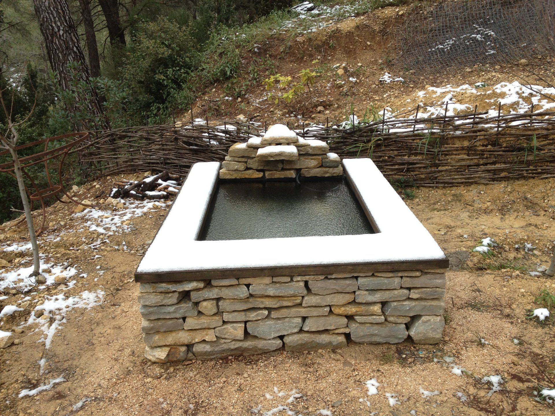 bassin en pierre, jardin zen, jardin exotique.....